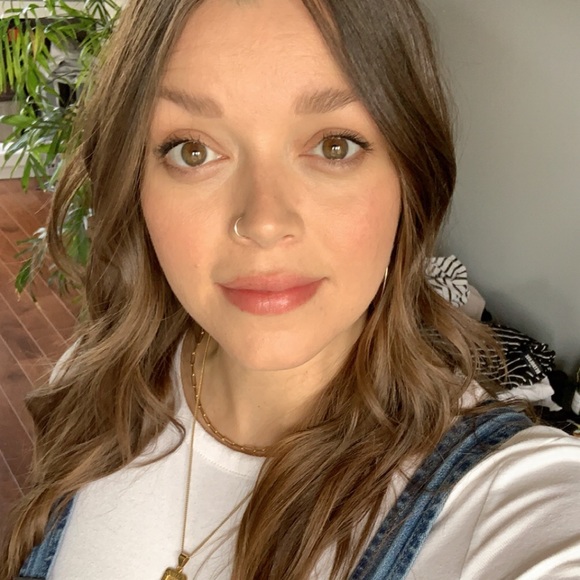 Meet your Posher, Megan - Picture 2 of 2